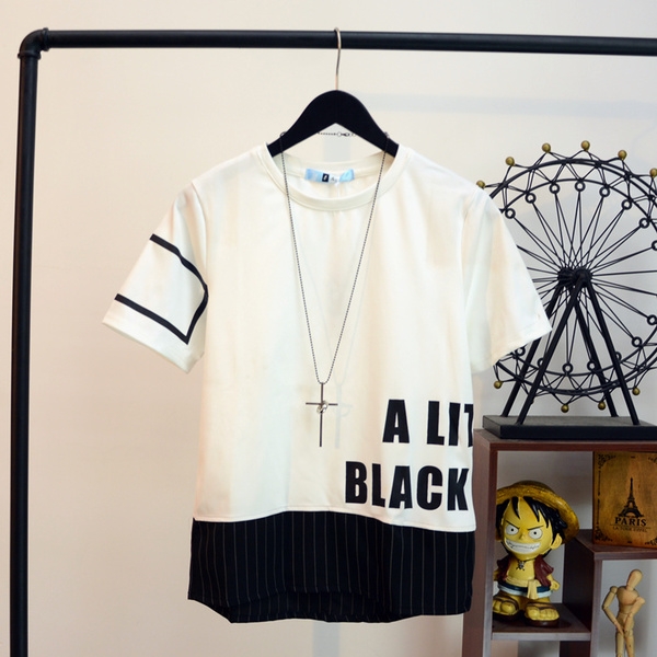Къс ръкав няколко модела с интересни апликации в бял и черен цвят