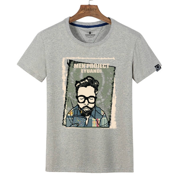 Къс ръкав много модели в различни цветове с разнообразни илюстрации