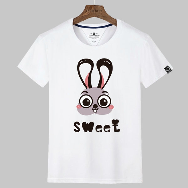 Къс ръкав много модели в различни цветове с разнообразни илюстрации