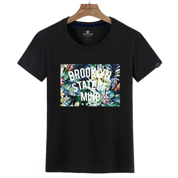 Къс ръкав много модели в различни цветове с разнообразни илюстрации