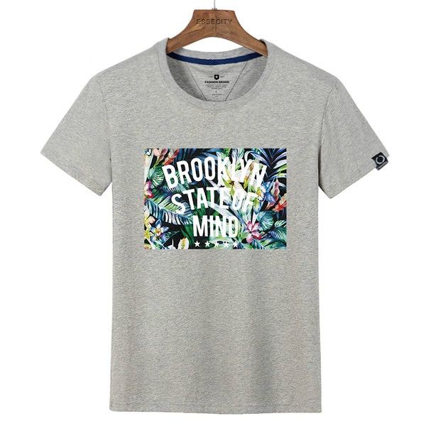 Къс ръкав много модели в различни цветове с разнообразни илюстрации