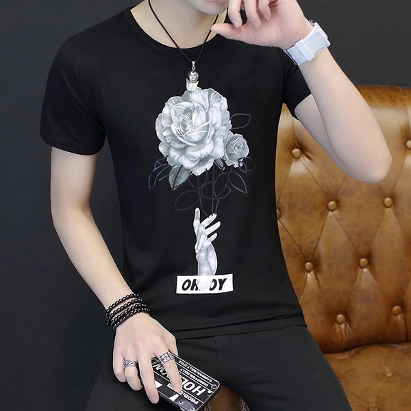 Тънка тениска с къс ръкав разнообразни модели в черно и бяло