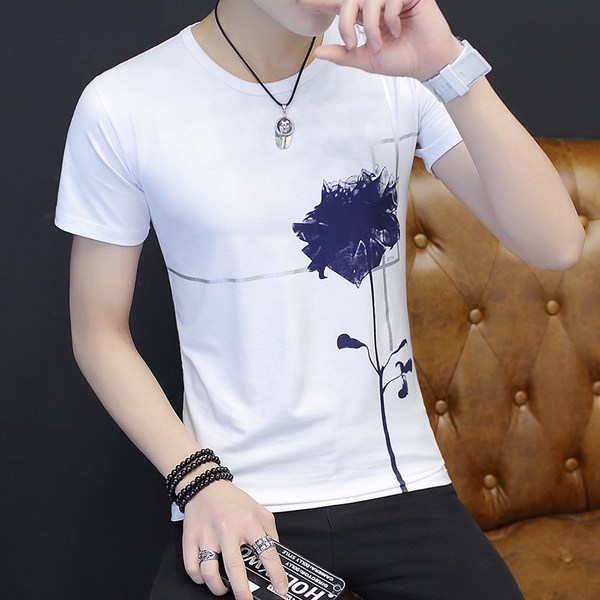 Тънка тениска с къс ръкав разнообразни модели в черно и бяло