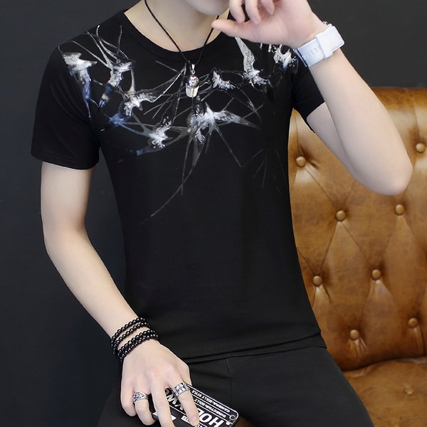 Тънка тениска с къс ръкав разнообразни модели в черно и бяло