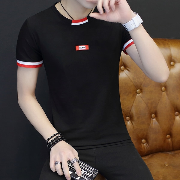 Тънка тениска с къс ръкав разнообразни модели в черно и бяло