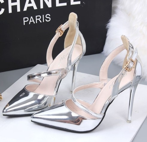 Дамски лачени сандали с ток сребристи златисти и черни 