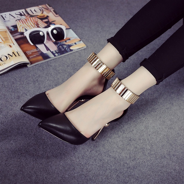 Дамски черни и сиви официални сандали със златист ток
