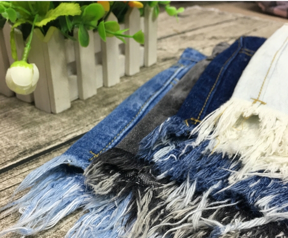 Дънков къс панталон - накъсан и с ресни - 6 цвята