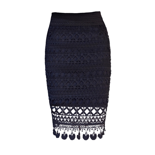 Дамска пола с ажурна дантела подходяща за топлите дни