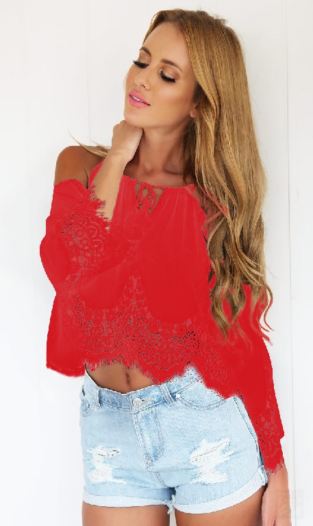 Блуза с дантелени елементи и връзка