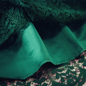 Ρετρό φούστα δαντέλα σε μαύρο και πράσινο