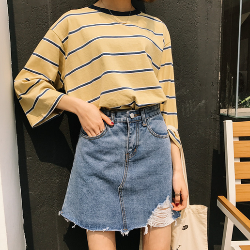 Дънкова `Boyfriend` пола леко накъсана