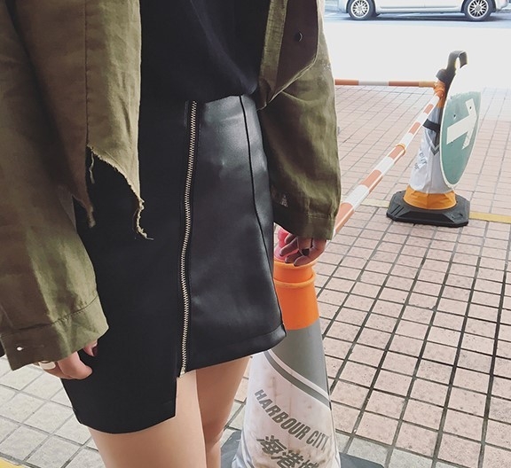 Lady δέρμα φούστα με φερμουάρ