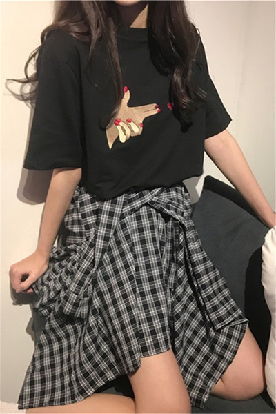 Μεγάλη κυρίες φούστα κατάλληλο για τις ζεστές μέρες