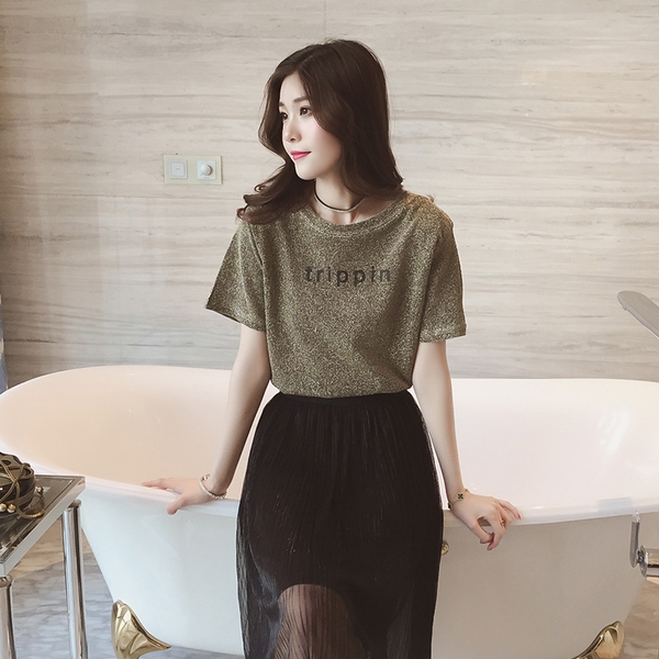 Дамска тениска с надпис `Trippin` в златист, сребрист, зелен и розов цвят