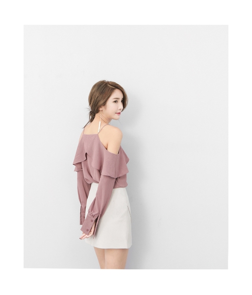 μπλούζα κομψές κυρίες με μακριά φαρδιά μανίκια και γυμνά ώμους