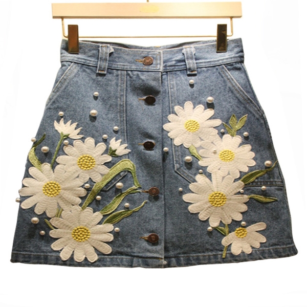 Πολλές όμορφες κυρίες φούστα με χάντρες και απλικέ λουλούδια 2017