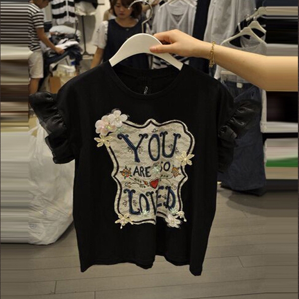 Много красива дамска тениска с апликация и бродерия в два цвята