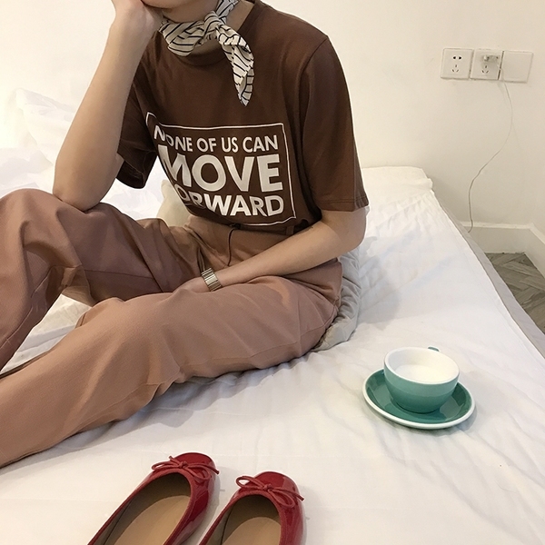 Μεγάλη κυρία κομψό παντελόνι με υψηλή μέση