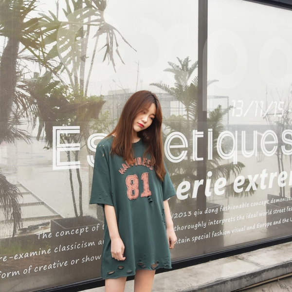 Дълга модерна дамска тениска на дупки