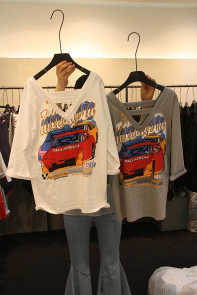 Sport-κομψή γυναικεία μπλούζα σε τρία χρώματα με την πτώση του αγκώνα