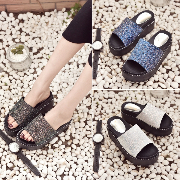 Παντόφλες γυναικείες μπροκάρ σε πλατφόρμα