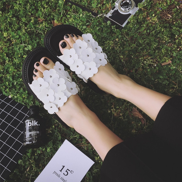 Дамски чехли ниски кожени на цветя