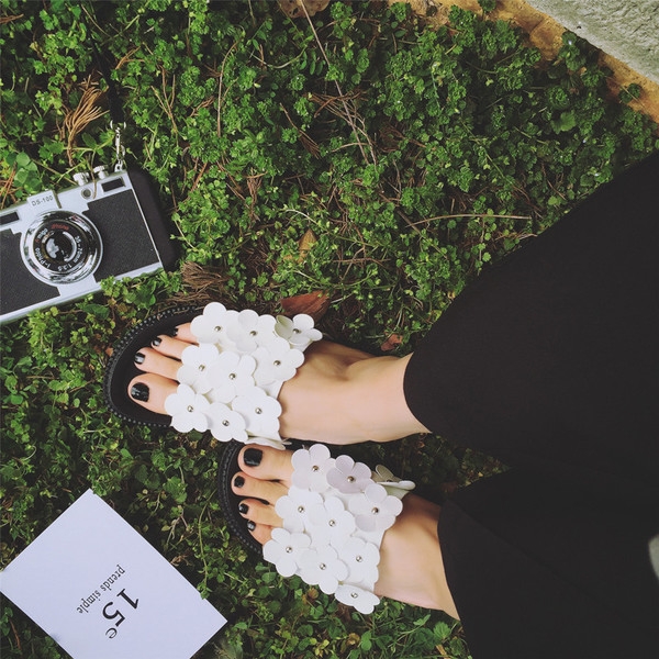 Дамски чехли ниски кожени на цветя