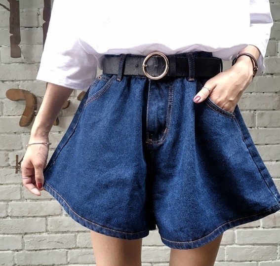 Широк дънков къс панталон тип `Boyfriend` с висока талия