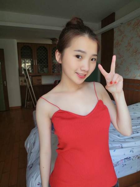 Дамски летен потник с тънки презрамки - различни цветове и модели