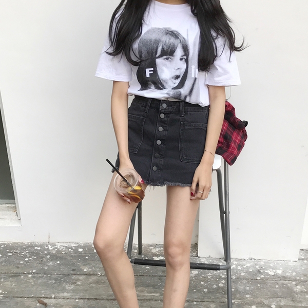 Κυρίες τρύγου φούστα με μια υψηλή μέση