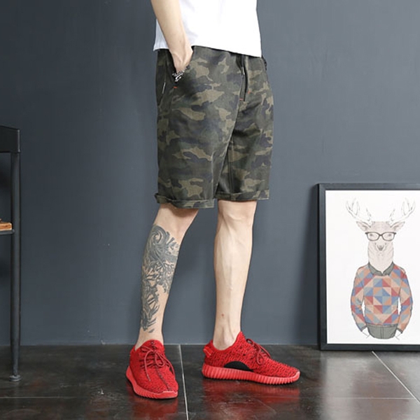 Καλοκαίρι λεπτό σορτς για άνδρες και μαύρο μοτίβο καμουφλάζ