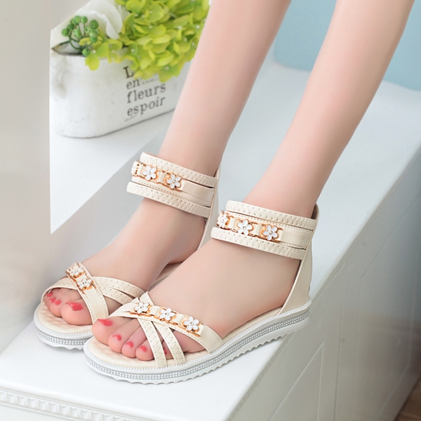 Много красиви дамски сандали с цветчета в три цвята