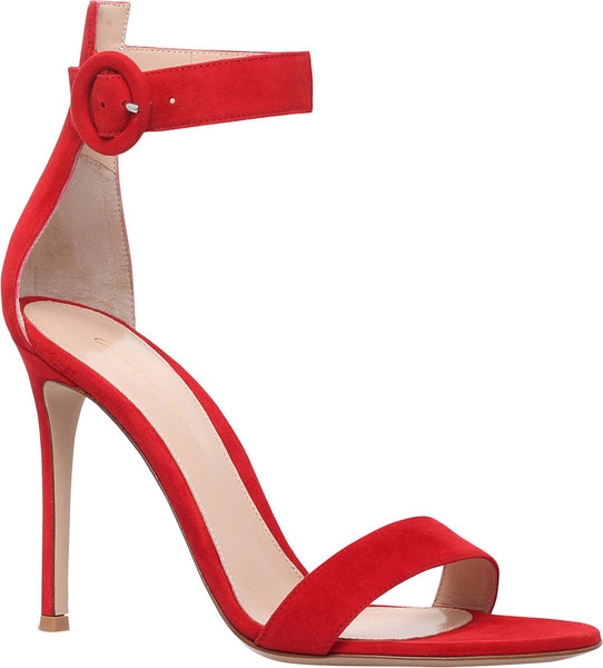 Много елегантни дамски обувки с висок ток в три цвята