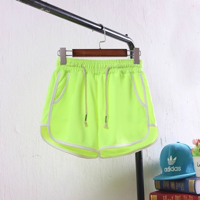 Οι γυναίκες σύντομο αθλητικό παντελόνι βαμβάκι