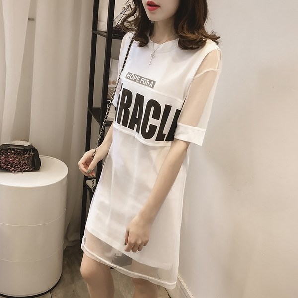 Дамска лятна туника с къси прозрачни ръкави бяла и черна с надпис