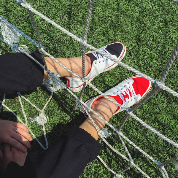 Ανδρικά  αθλητικά παπούτσια σε συνδυασμό των δύο χρώματα μαύρο και κόκκινο ζεύγη