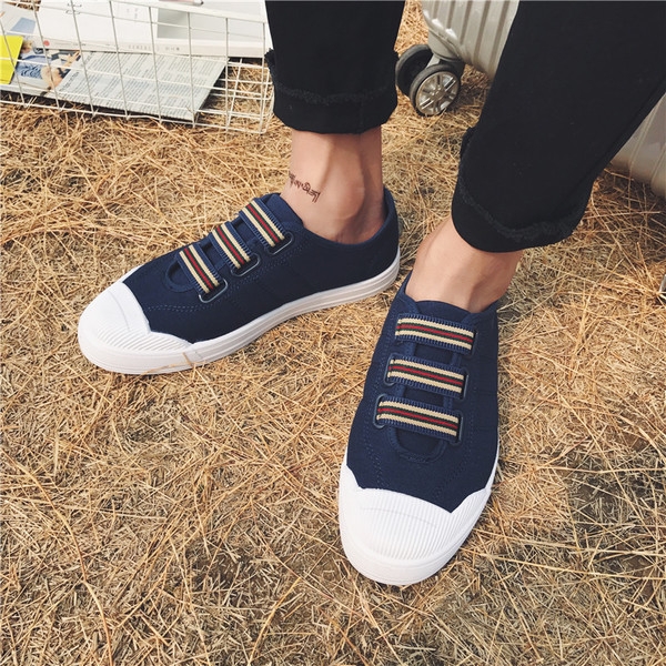 Αντρικά άνετα παπούτσια χωρίς κορδόνια τρεις άνοιξη και το καλοκαίρι κορυφή της μόδας - κόκκινο, μαύρο, μπλε