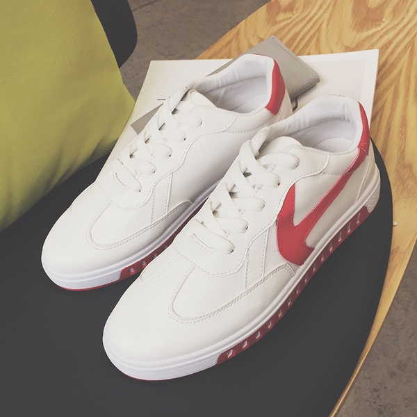 Ανδρικά παπούτσια τρία μοντέλα σε λευκό και μαύρο faux δέρμα