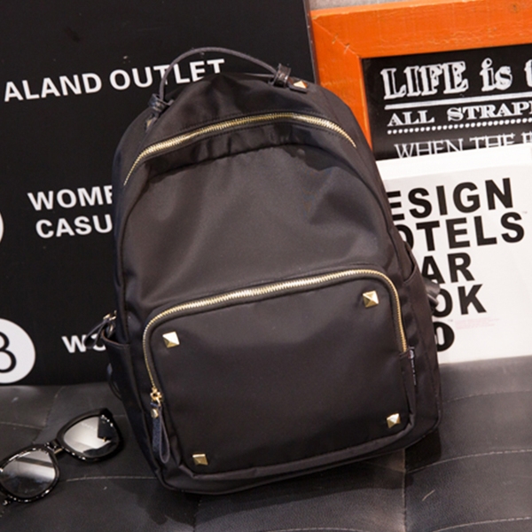 Дамски водоустойчиви раници в два модела черна и червена с мека повърхност  