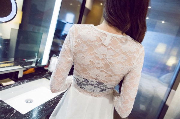 Дамска къса рокля с дантелени ръкави