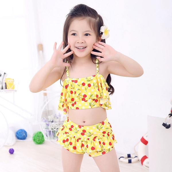 Детски бански за момичета от две части червени, сини, розови и жълти със сърчица или точки разнообразни размери