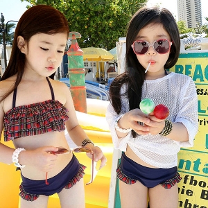 Детски летен бански комплект за момичета от три части включваща и блузка