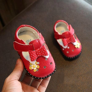Бебешки пролетно- летни обувки с панделка: Бели и Червени