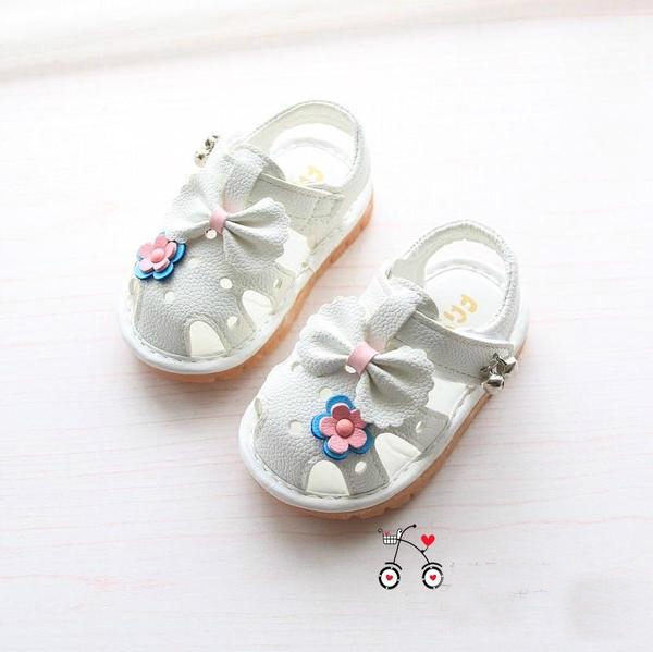 Детски летни сандалки за момичета в бял и розов цвят 