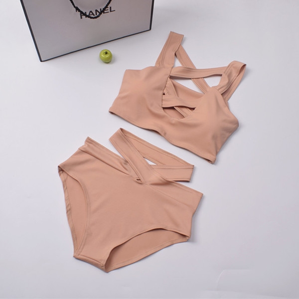 Дамски бански с кръстосани елементи