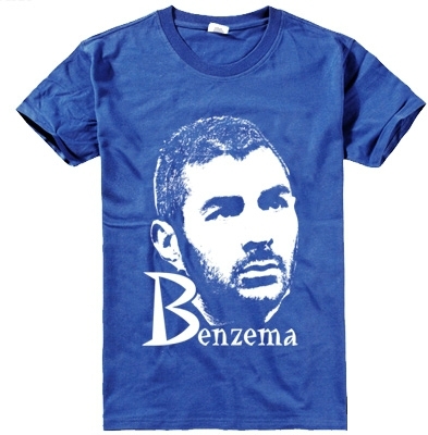 Фен тениски на кралския клуб Реал Мадрид и неговите звезди Роналдо, Гарет Бейл и Родригес