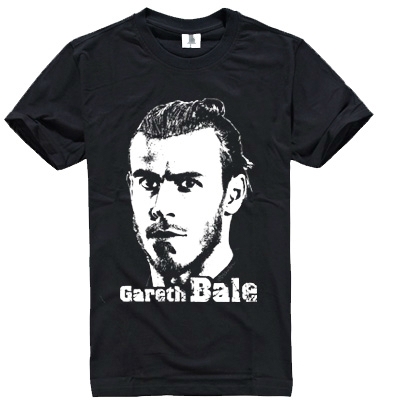 Фен тениски на кралския клуб Реал Мадрид и неговите звезди Роналдо, Гарет Бейл и Родригес