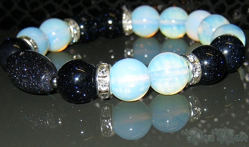 Дамска гривна от естествени камъни Авантюрин и Лунен камък - DM-2210