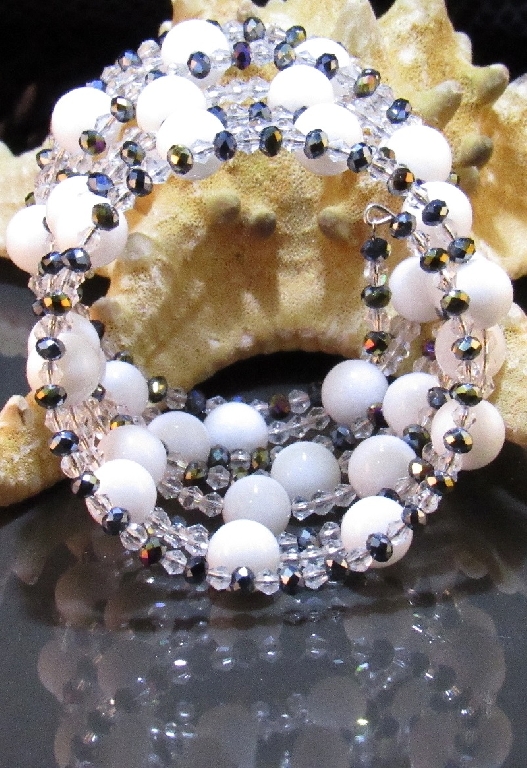 Уникална дамска гривна от естествени камъни бял Оникс - DM-2017